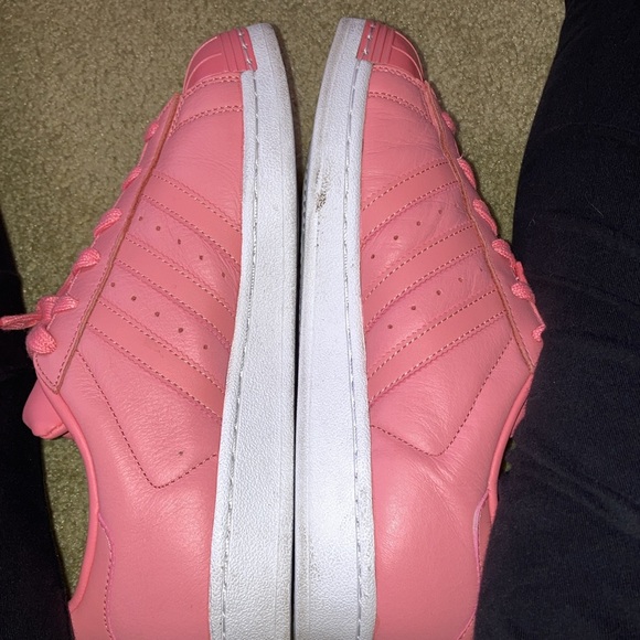 Women’s pink/salmon colored adidas tennis shoes size 8 - Picture 6 of 9